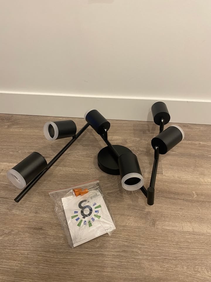 GORDNWE 6-Light Adjustable Track Lighting (Black) - photo 2