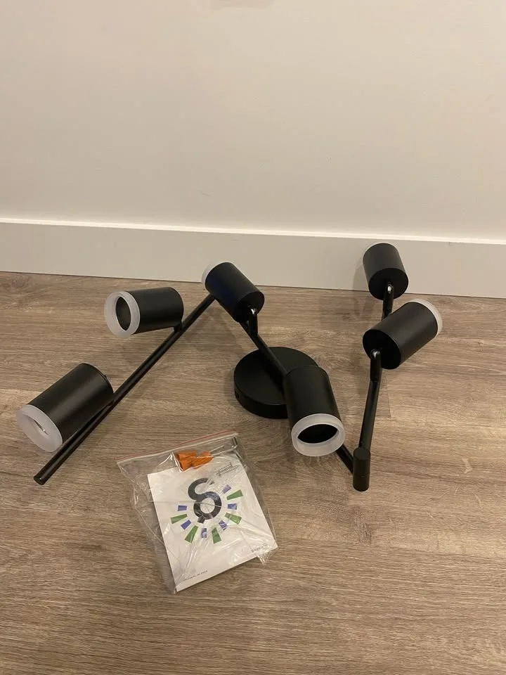 GORDNWE 6-Light Adjustable Track Lighting (Black) image indicator(2)