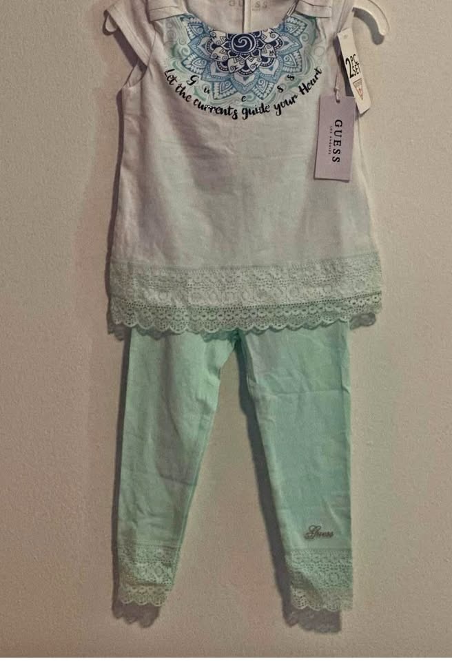 GIRLS 2PC LEGGINGS SUIT SIZE:24 MONTHS PRICE:$55 BRAND:CALVIN KL