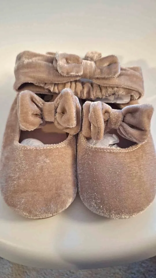 Girls Dress Shoes Size 8 - New