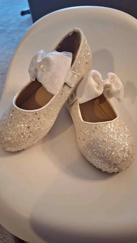 Girls Dress Flower Girl Shoes Size 8 and Size 9, two pairs.