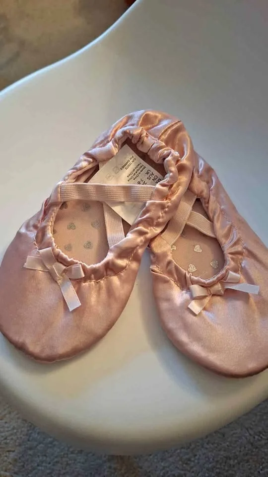 Girls Dance/Ballet Flats Size 7.5/8.5