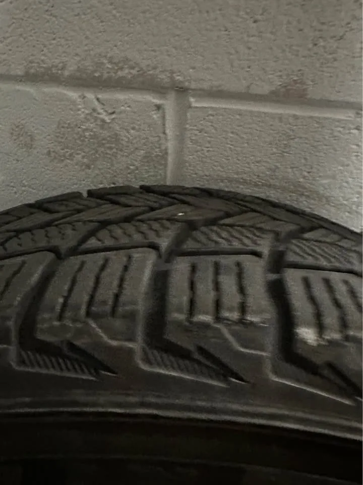 4 winter tires – 205/55 R16 (Michelin X-Ice Snow) image indicator(5)