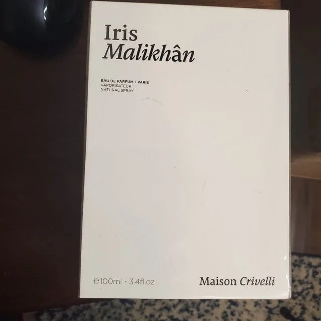 Maison Crivelli Iris Malikhan image indicator(2)