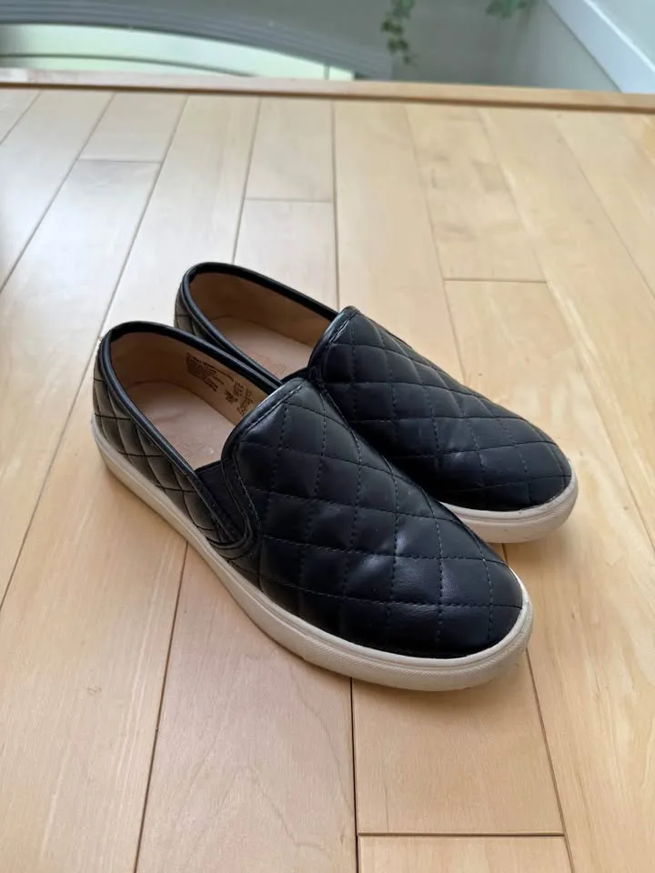 Trash Brand Black Slip On Shoes - Size 6.5 thumbnail