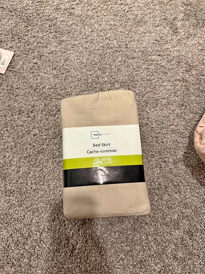 Queen size bed skirt