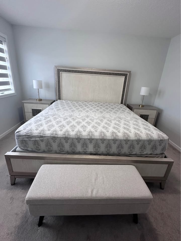 King size Bed and nightstands - photo 3