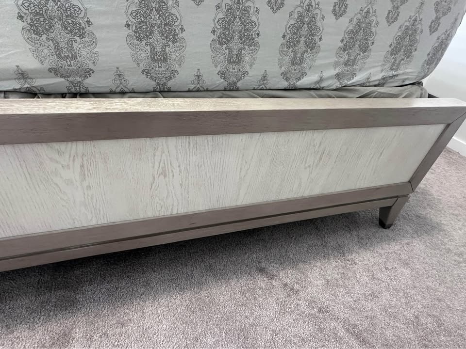 King size Bed and nightstands - photo 4
