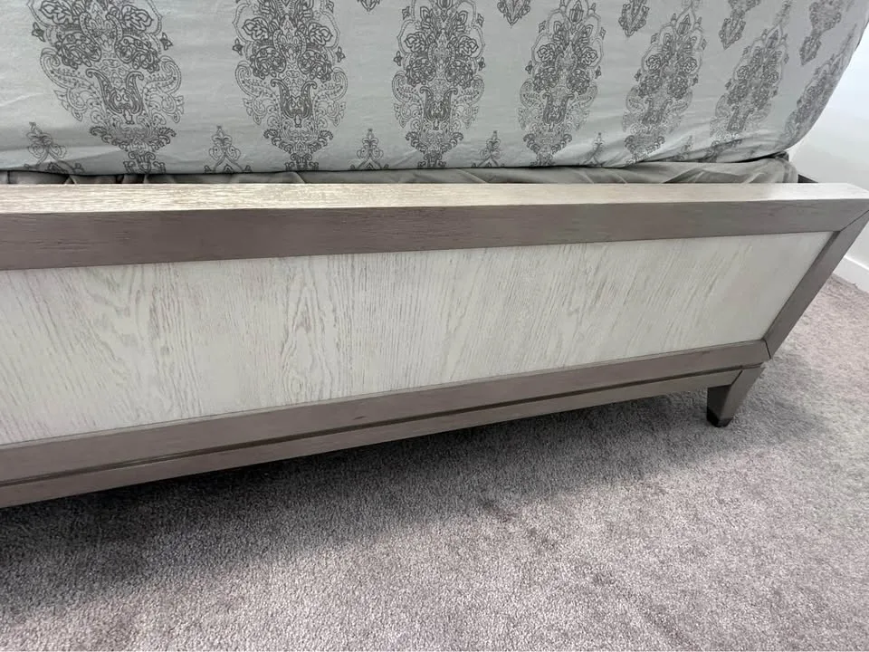 King size Bed and nightstands image indicator(4)