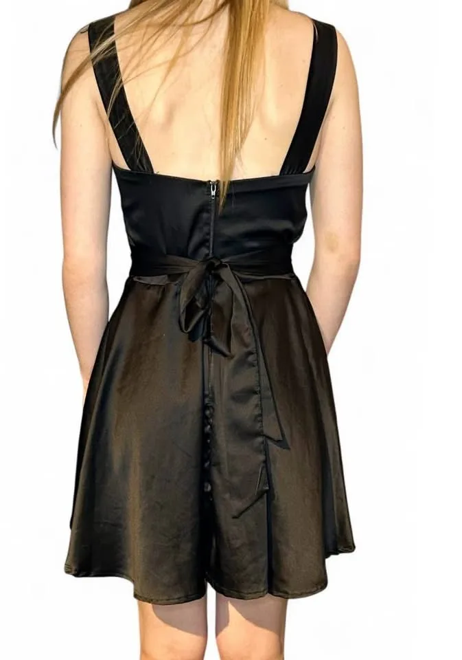 Black Silk Dress image indicator(2)