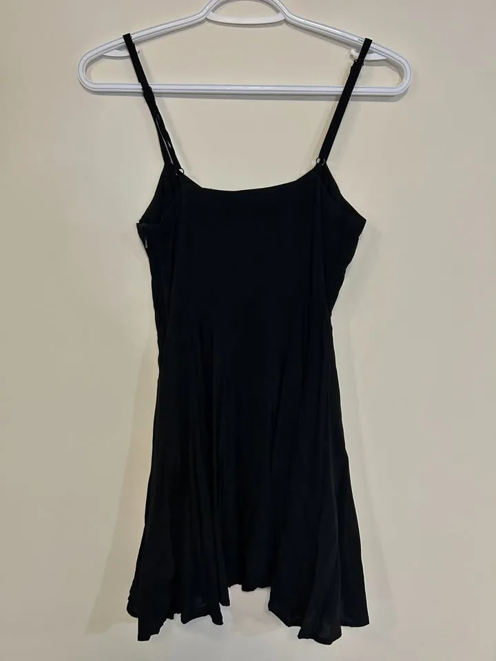 Aritzia Talula Lipinski Black Dress image indicator(2)