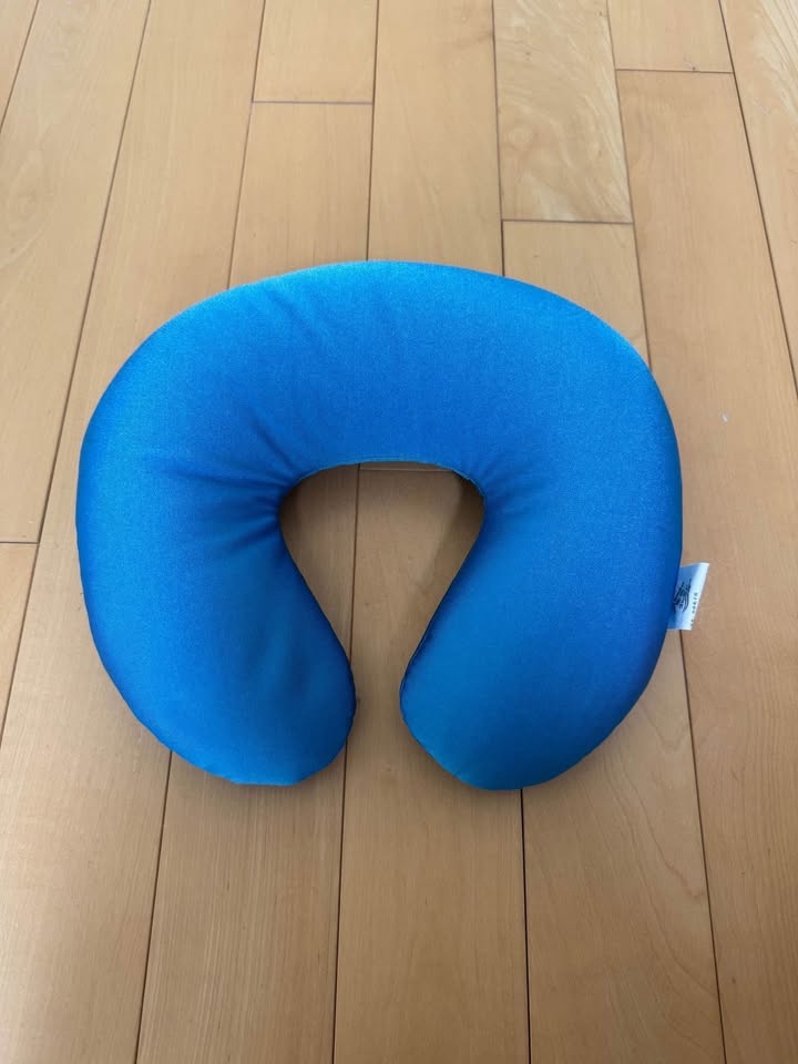 Assorted Neck Pillows - photo 2
