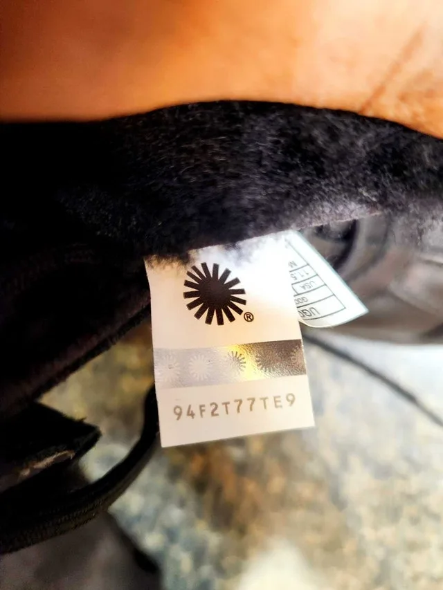 Ugg Official Men's Butte Boots image indicator(10)