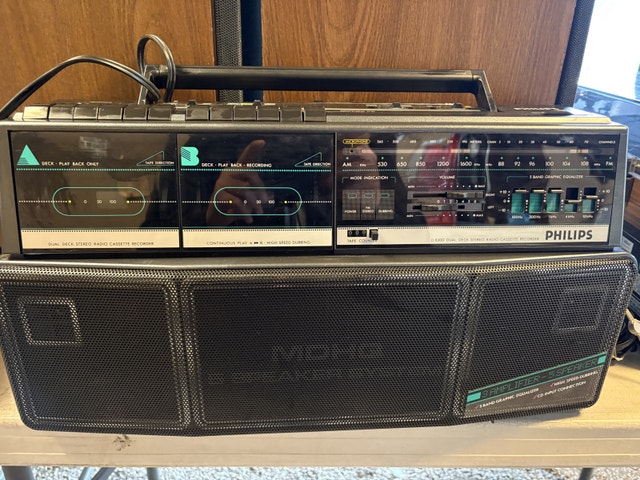 Philips D8300