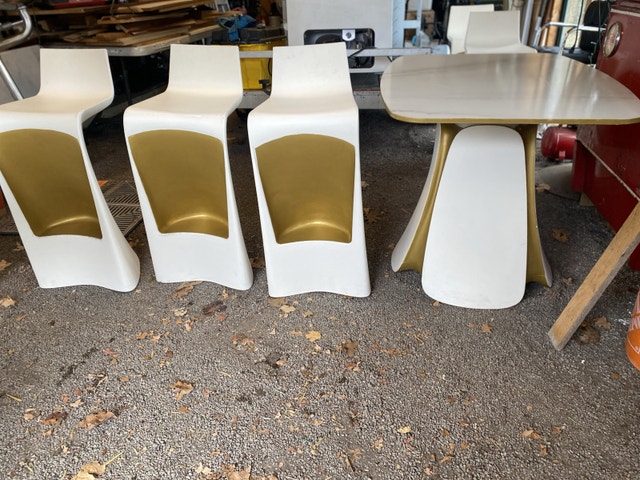 5 VONDOM Wing 28.25" Chairs + Tables - Movie Prop - photo 5