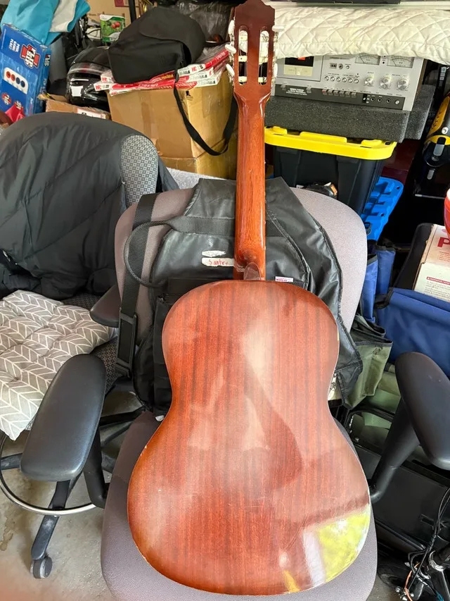 Saltero Classical Guitar model 2/N serial number 2665 image indicator(3)