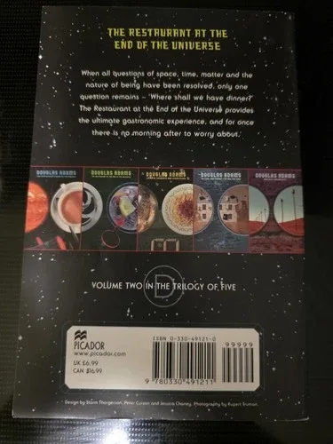 Hitchhiker's Guide to the Galaxy 5-Book Box Set image indicator(7)