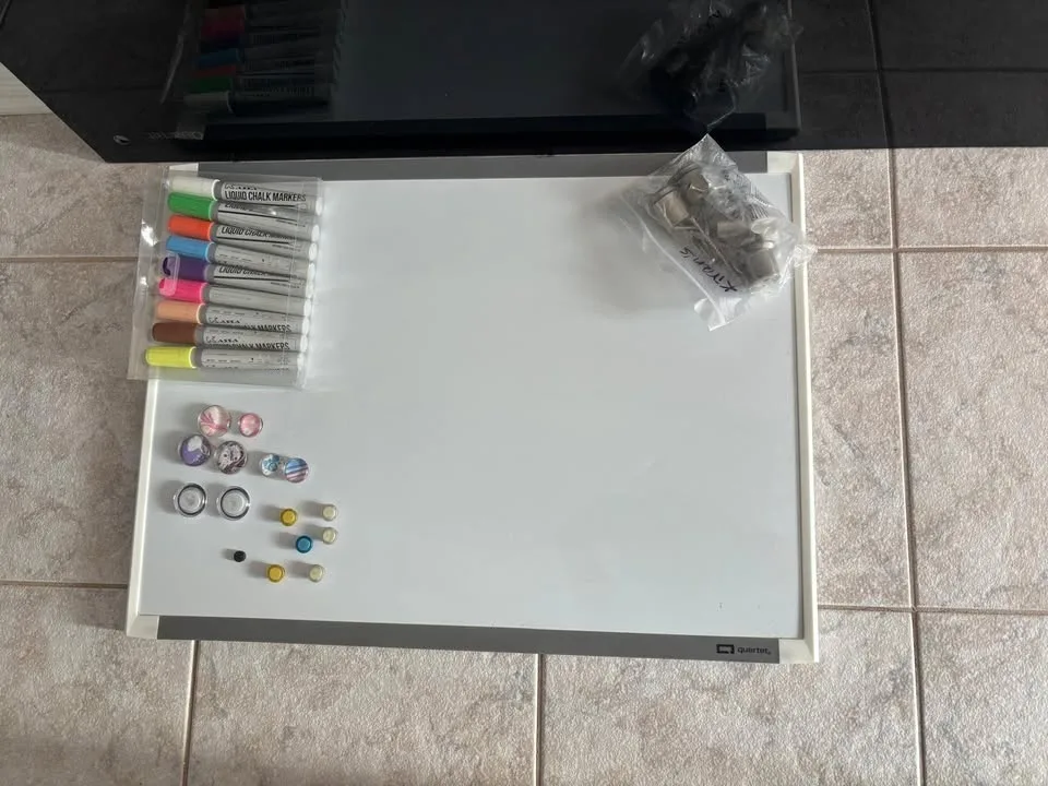 Quartet Glass Dry Erase Board,White Board, and Chalk markers image indicator(4)