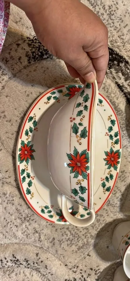 Poinsettia Christmas Dinnerware Set