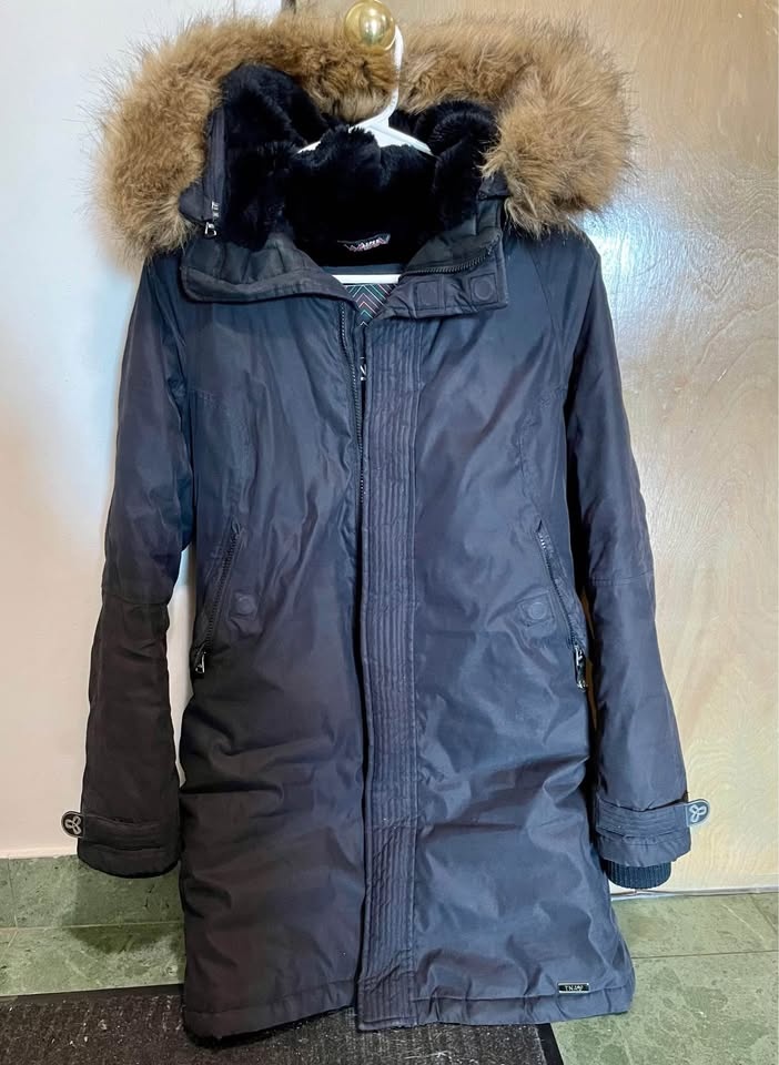 Aritzia- TNA Aspen long black parka jacket - photo 3