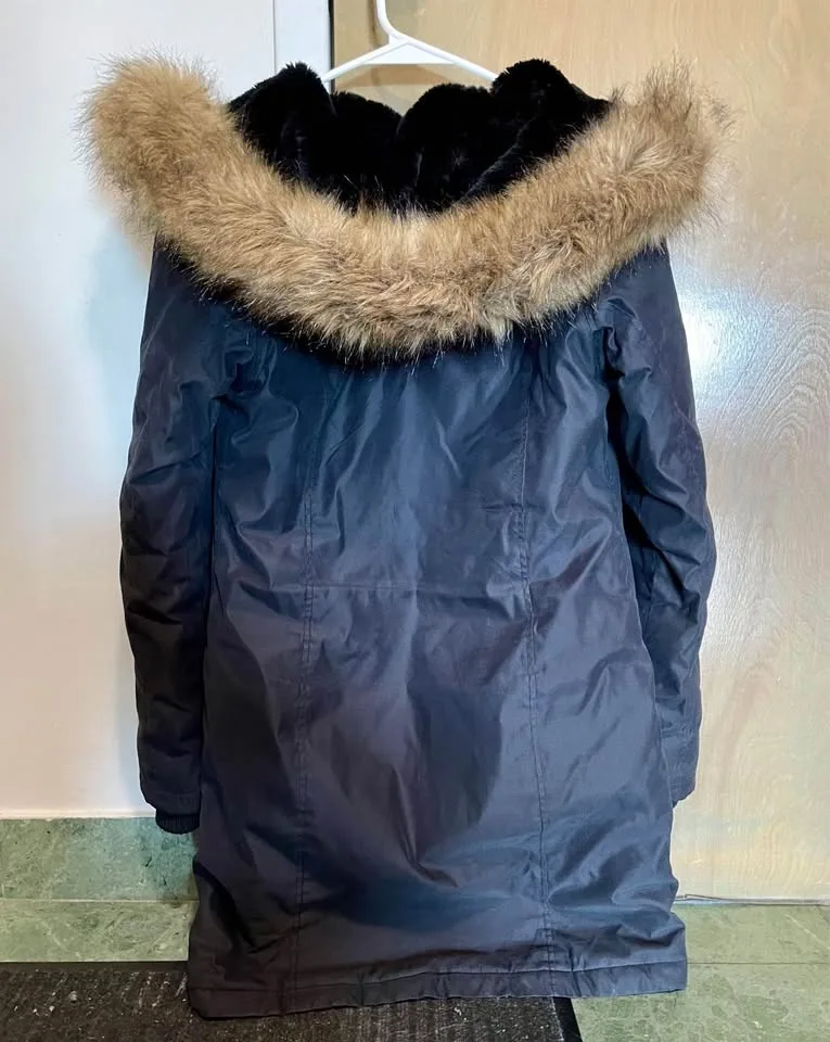 Aritzia- TNA Aspen long black parka jacket image indicator(4)