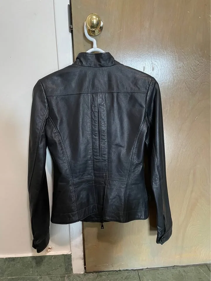 Danier- woman’s black leather jacket image indicator(5)
