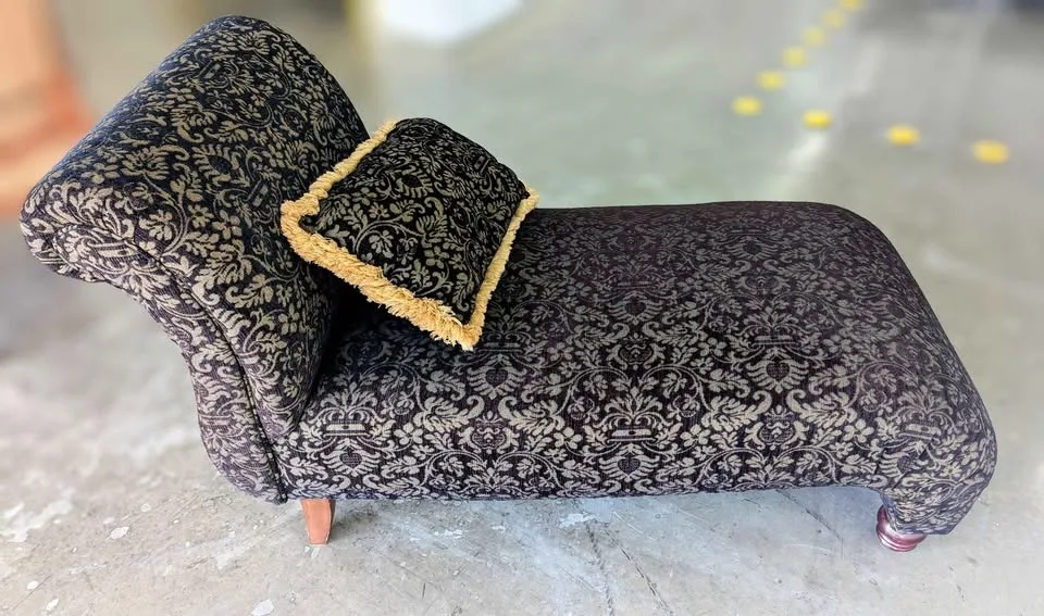 Fastest pickup!!! Beautiful Chaise Lounge