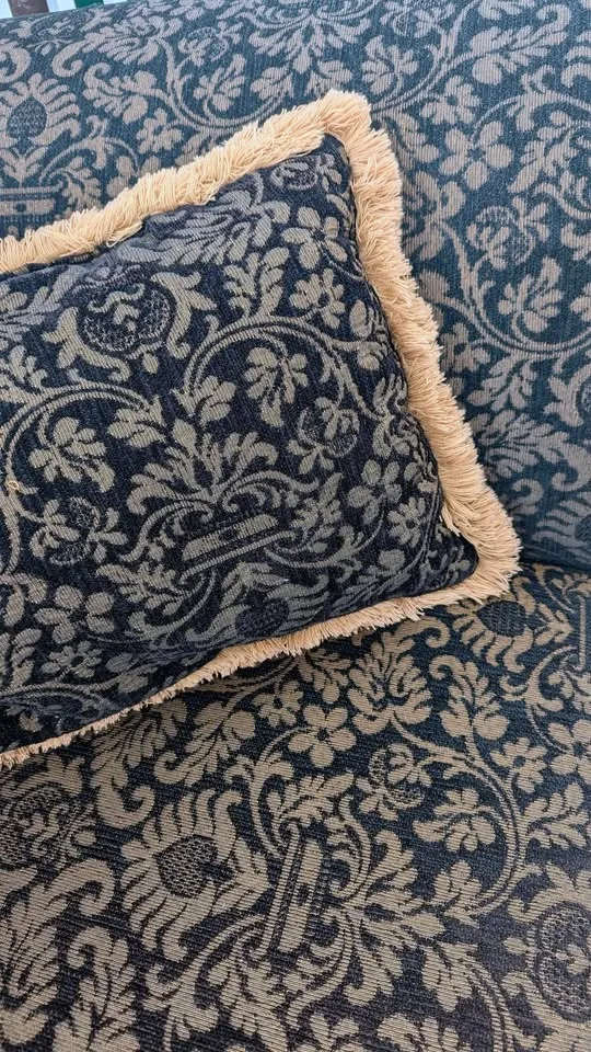 Fastest pickup!!! Beautiful Chaise Lounge image indicator(3)