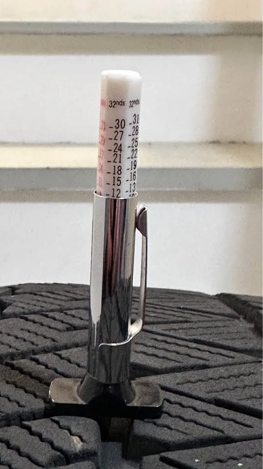 225 65 17 Bridgestone Blizzac no rims image indicator(7)