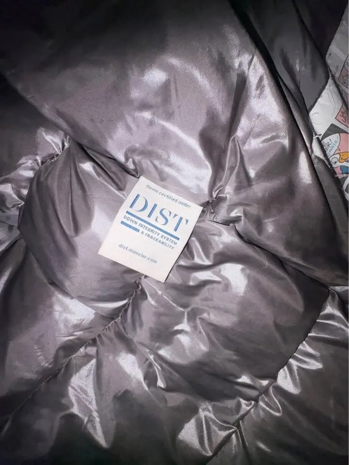 Moncler maya size 2 image indicator(5)
