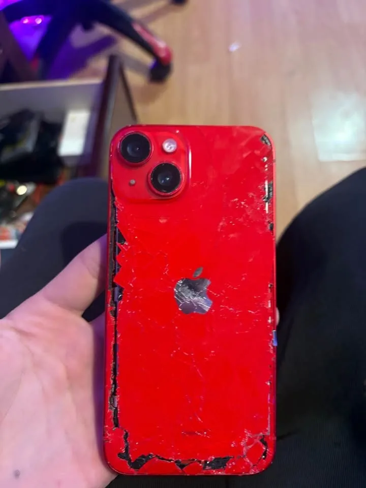 Red iphone 14 image indicator(3)