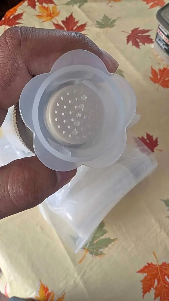 New Squeeze Bottles/ powder bottles (pack of 2)