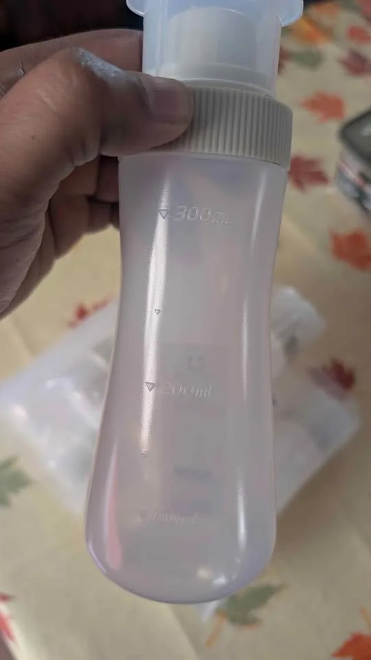 New Squeeze Bottles/ powder bottles (pack of 2) image indicator(3)