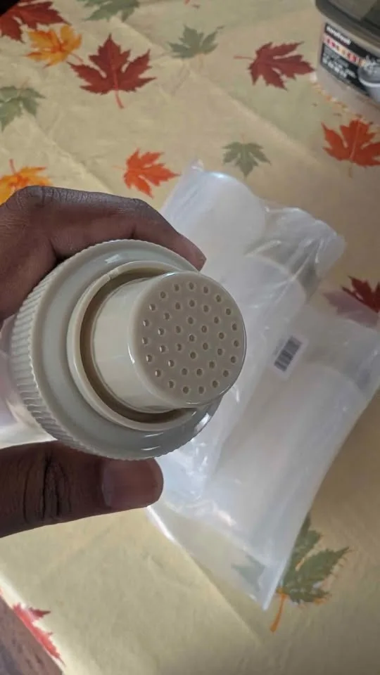 New Squeeze Bottles/ powder bottles (pack of 2) image indicator(6)