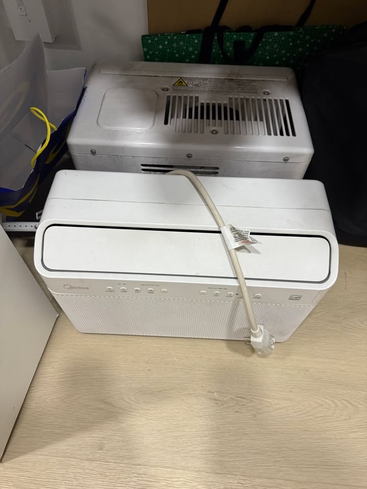 2 × Midea U-Shaped 12k BTU AC Units – Perfect Working Condition - photo 4