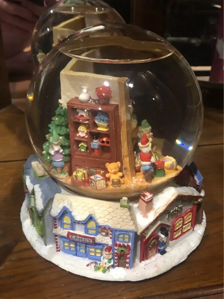 Santa’s Workshop Snowglobe #Cleanout image indicator(3)