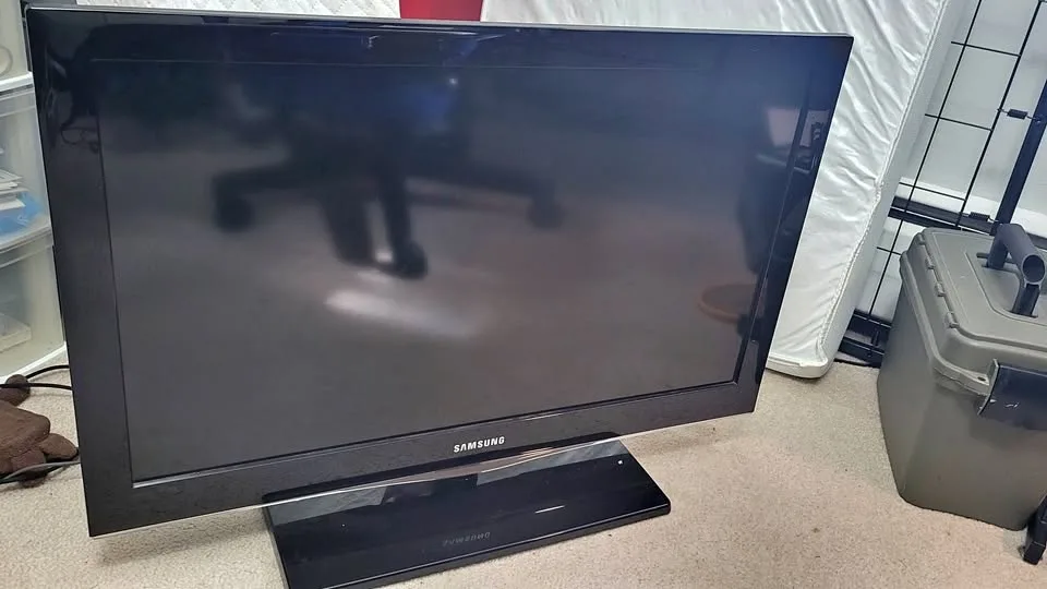 Samsung 32" Plasma TV