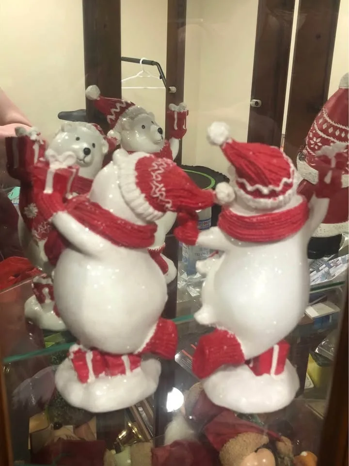 Dancing snowmen figurines #Cleanout image indicator(2)