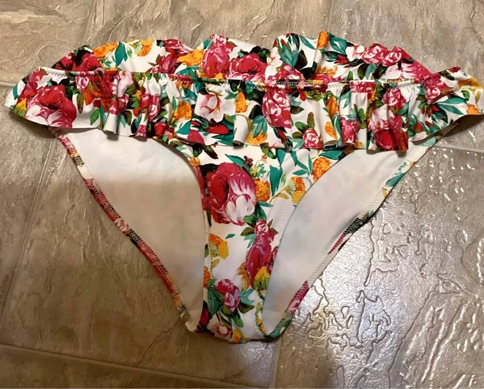 Bathing suits and bodysuit