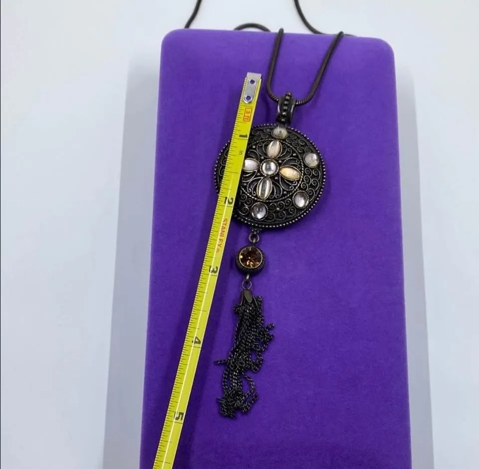 Vintage Signed Avon Necklace image indicator(5)