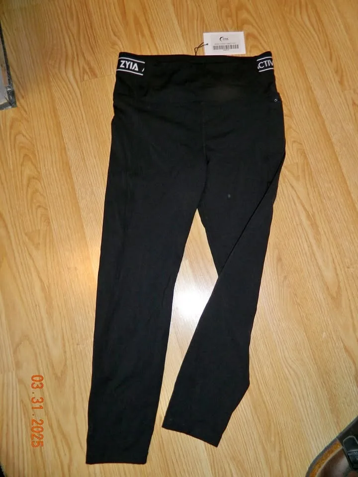 NWT ZYIA BLACK BANDED RENDEZ VOUS leggings 7/8 length...size 8-1