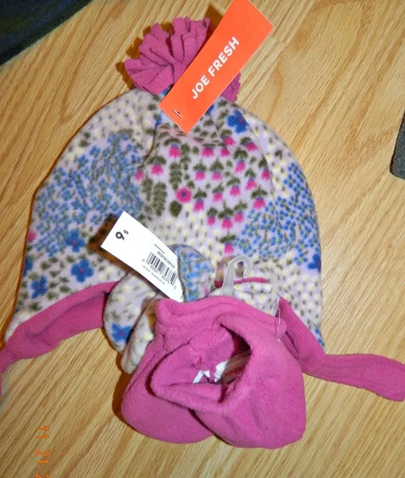 NWT BABY WINTER SET...HAT AND 2PK MITTS...FLEECE...HAT SIZE 0-12