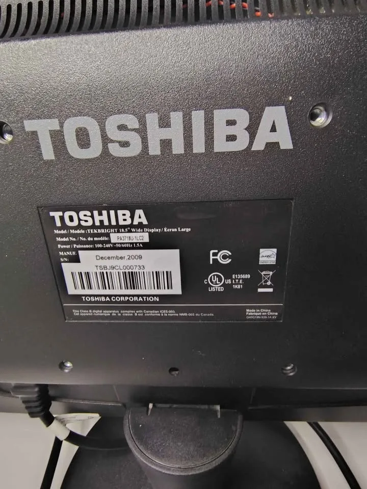 Computer monitor Toshiba older model 18.5" image indicator(2)