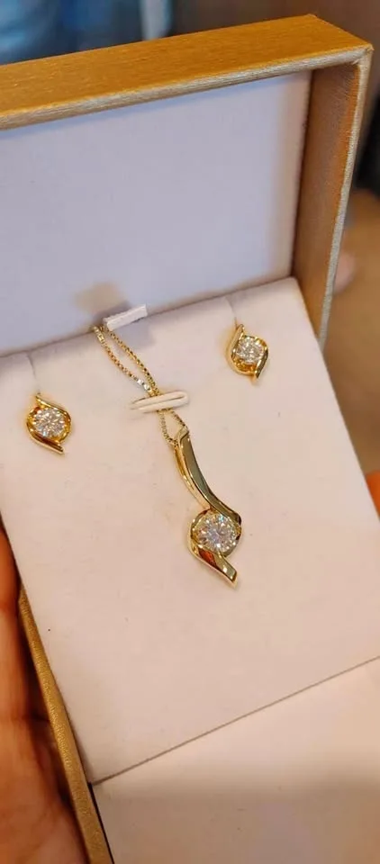 Brand new 2 ct lab made diamond cultivated earring free test set