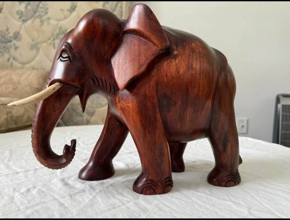 Wooden elephant image indicator(9)