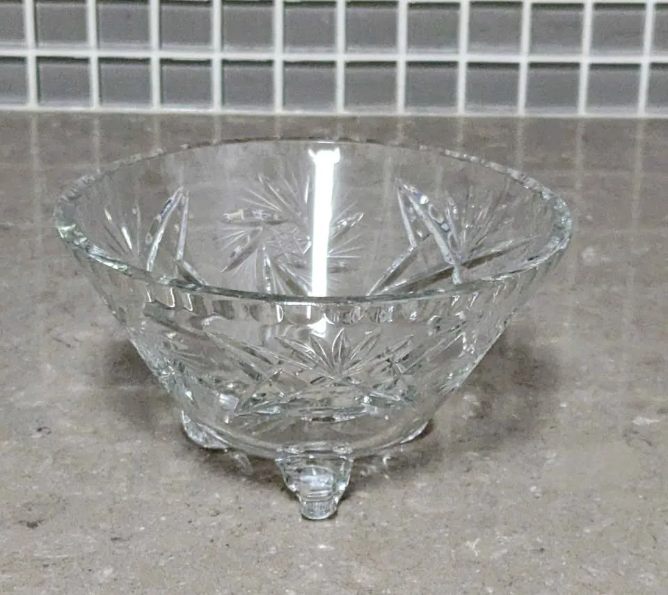 Vintage Anchor Hocking Star of David Crystal Bowl image indicator(2)