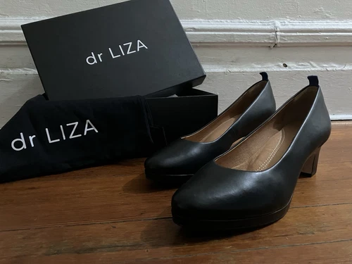 dr LIZA Size 8.5M “sneaker pump