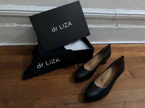dr LIZA Size 8.5M “sneaker pump - photo 2