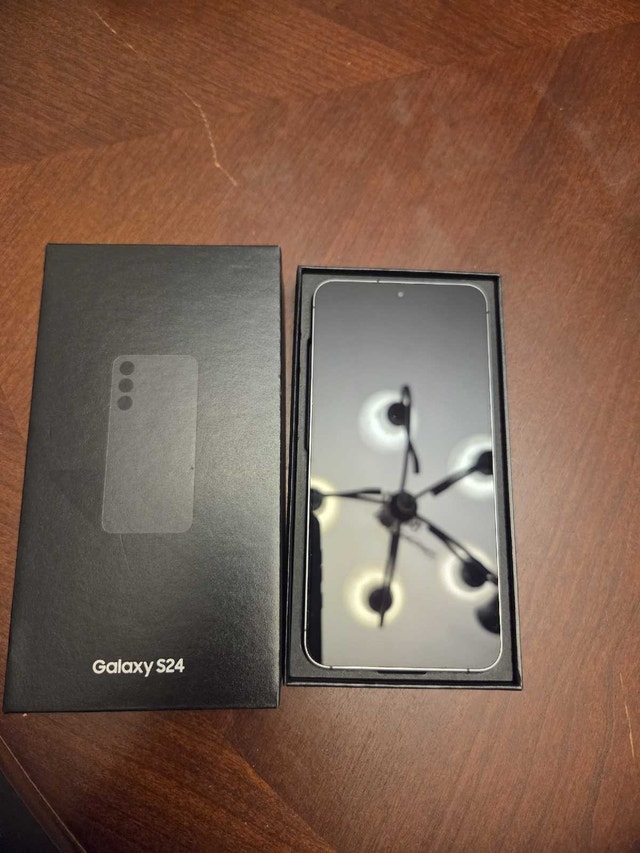 Samsung Galaxy S24 - photo 2