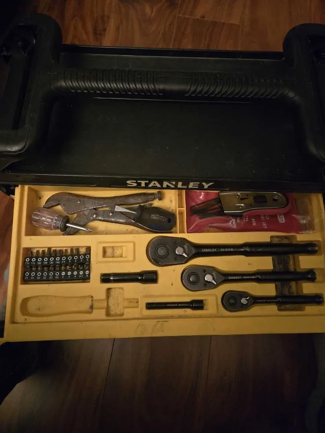 Stanley Tool Box image indicator(2)
